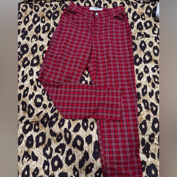 Hollister Ultra high rise mom pants in red, black, and white plaid. size S - Picture 1 of 2